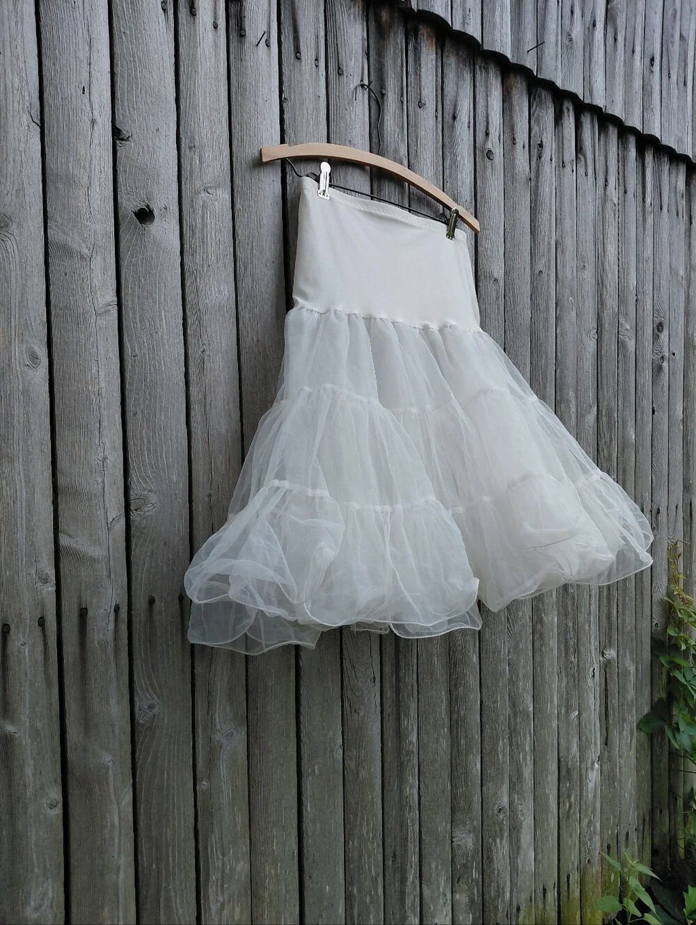 Grace Karin white mesh volumonous ruffle petticoat skirt layer M